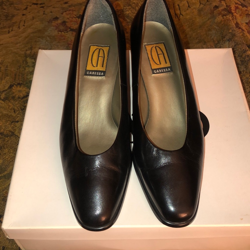 Black Caresss low healed leather dress shoe
